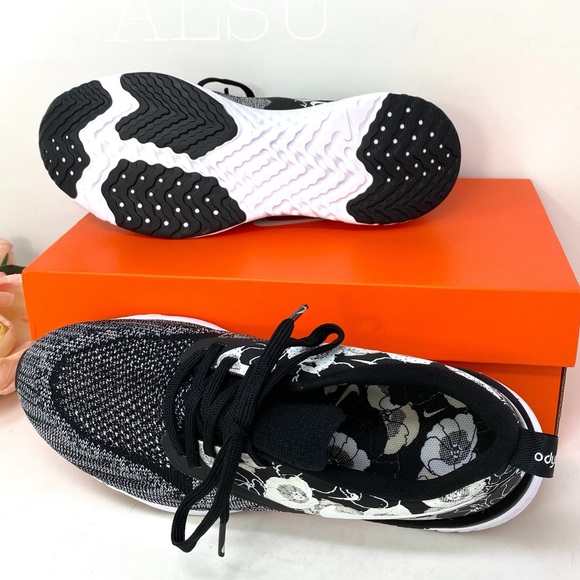 Nike Odyssey React 2 Flyknit FLR Black White W - Picture 4 of 8